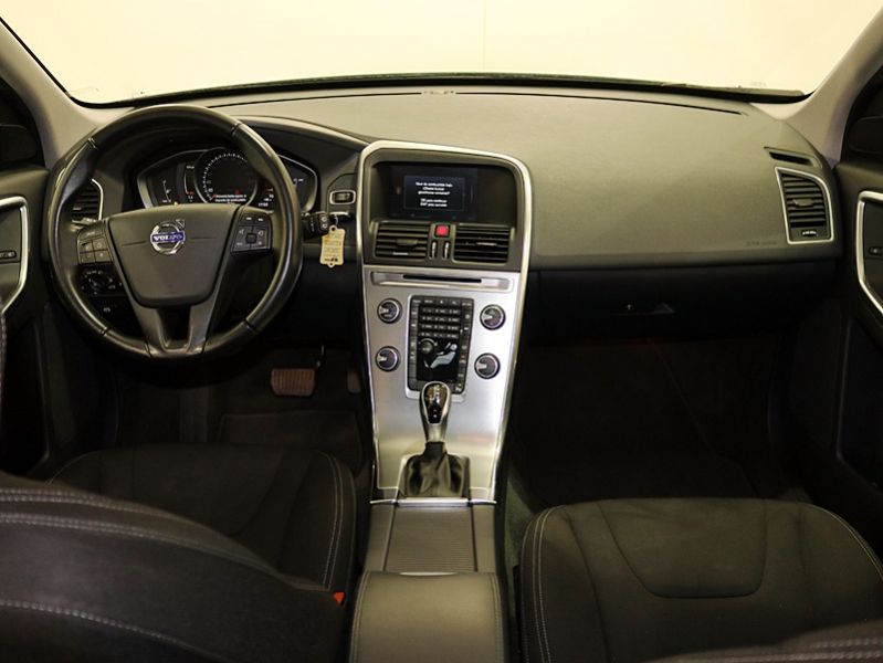 Volvo XC 60 2.0 D3 Momentum Auto 150CV