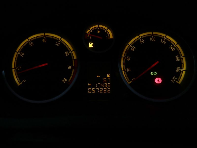 Opel Corsa 1.2 111 Years 85CV