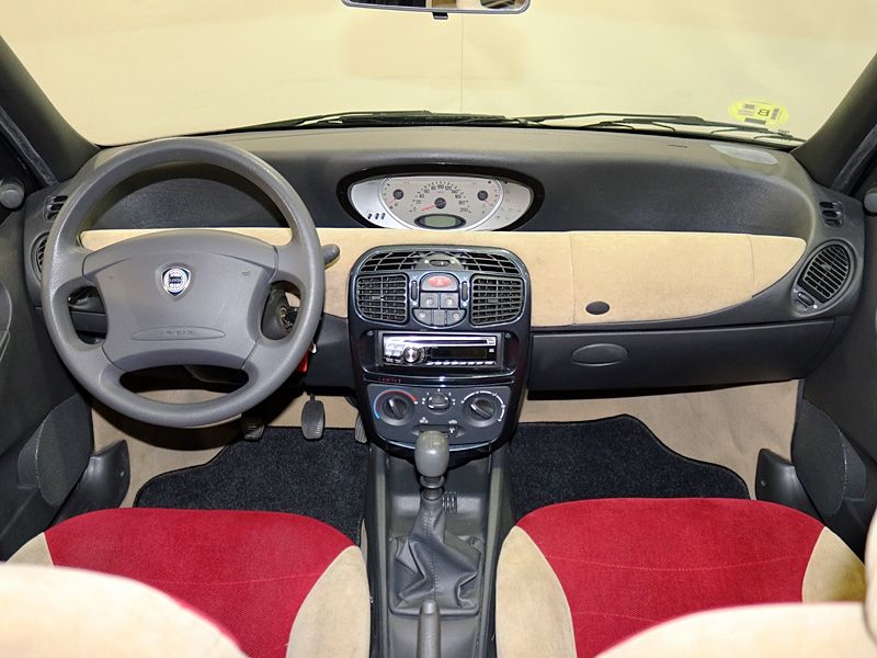 Lancia Ypsilon 1.2 8v