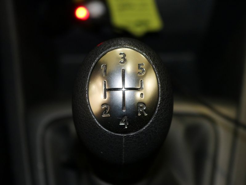 Renault Clio 1.2 16v Authentique 75CV