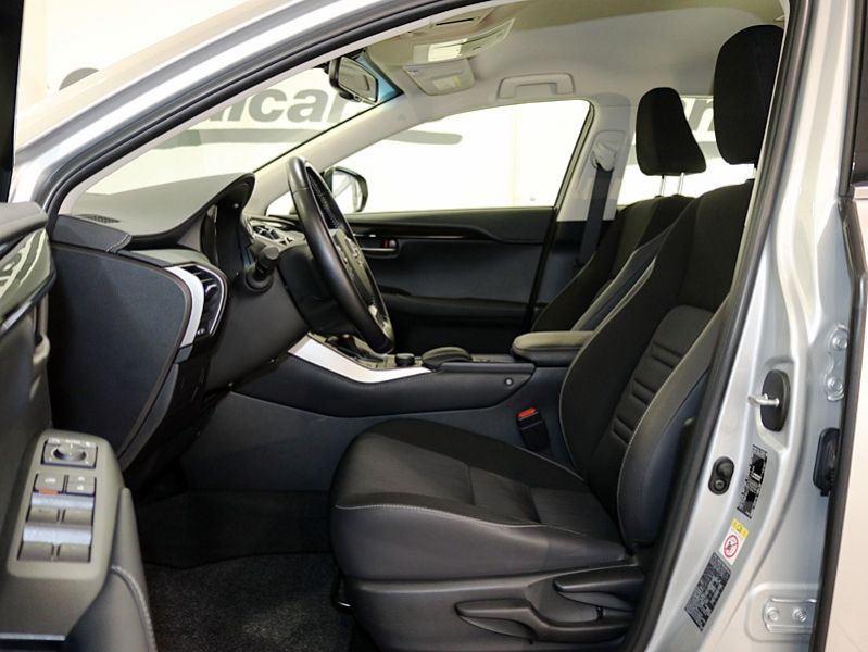 Lexus NX 300h 300h Business Navigation 2WD 155 cv