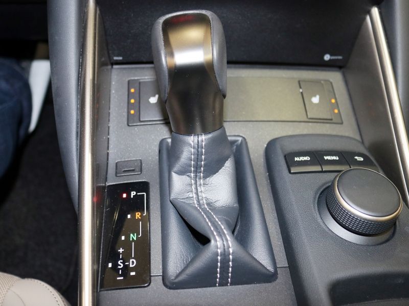 Lexus IS 300 h Executive 223 CV
