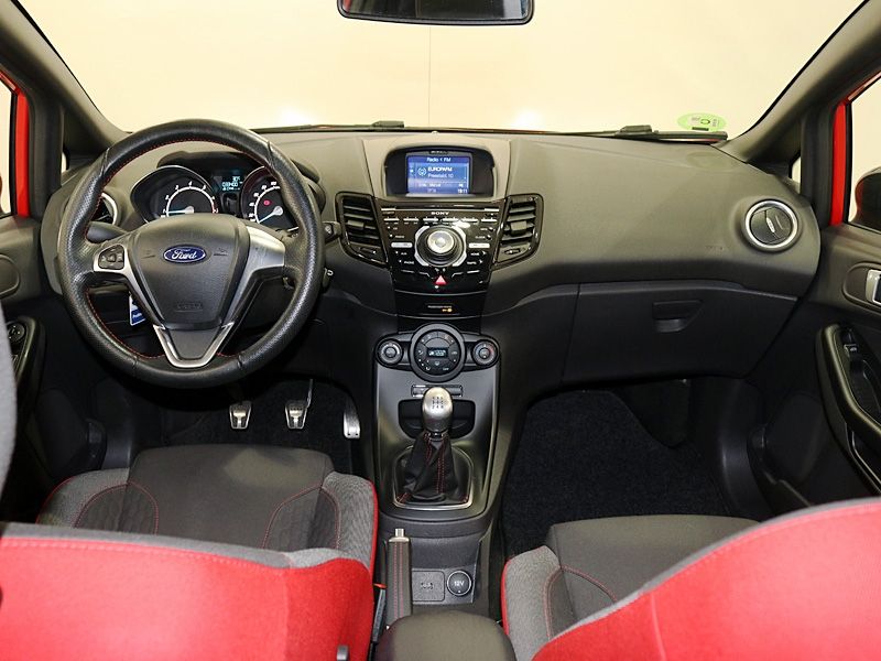 Ford Fiesta 1.0 Ecoboost ST-Line red&black 140
