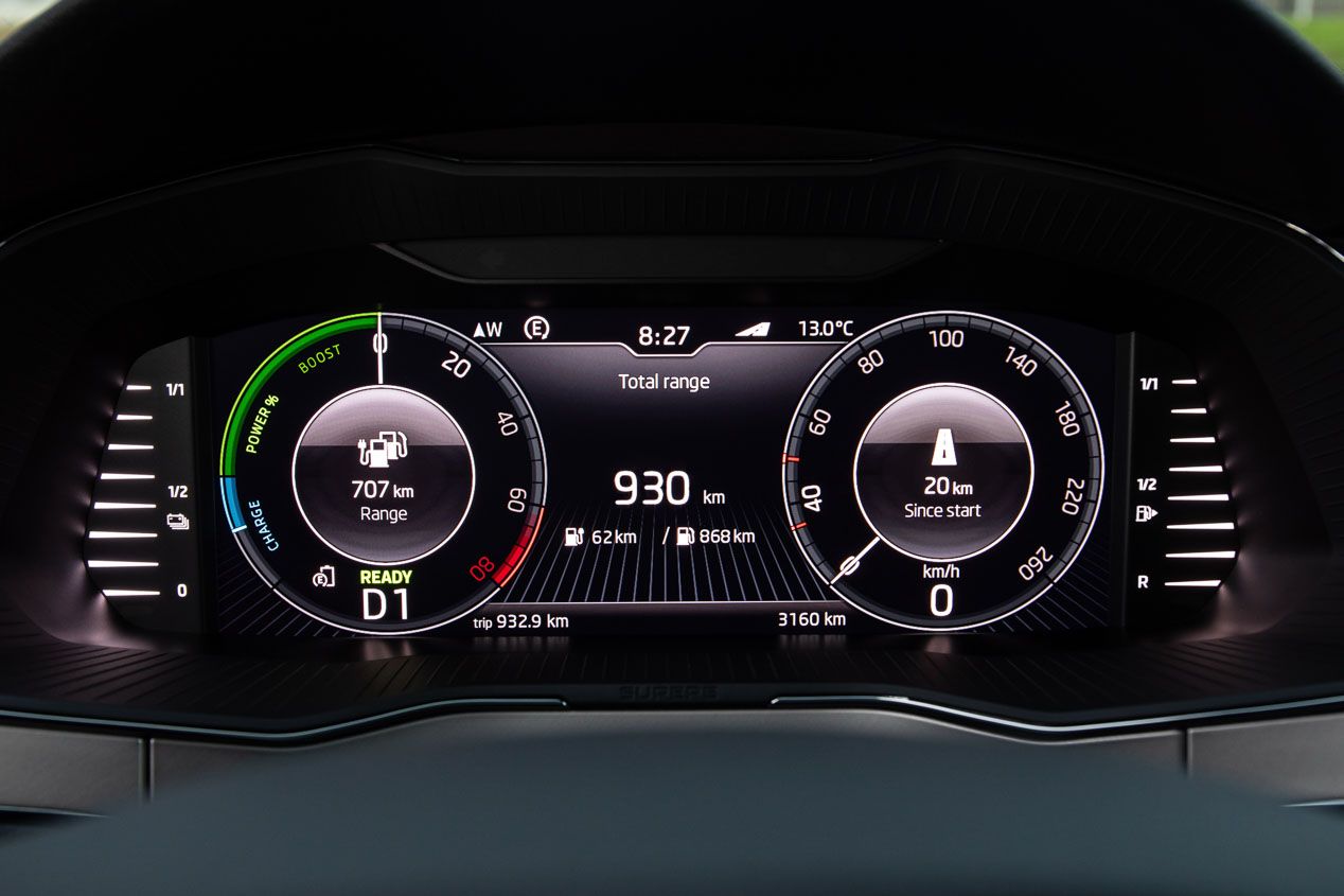 A prueba el Skoda Superb iV, el primer modelo híbrido enchufable de la marca checa 