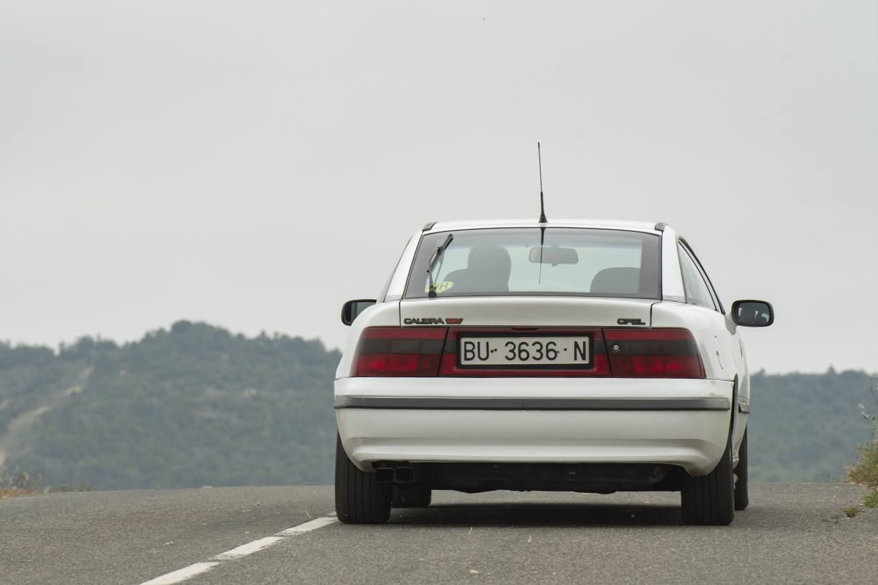 Coupés de leyenda: Opel Calibra vs VW Corrado