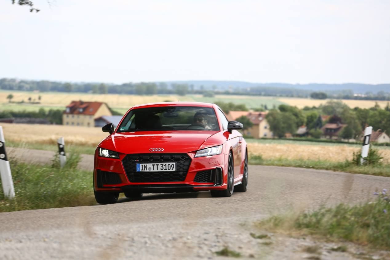 Audi TTS Competition vs Toyota Gr Supra: razón frente a corazón