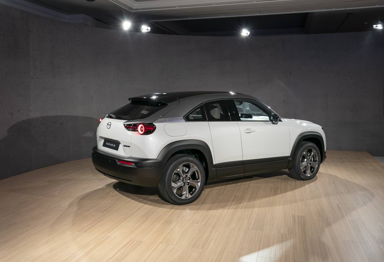 Mazda MX-30, a prueba el nuevo SUV eléctrico, en versión prototipo