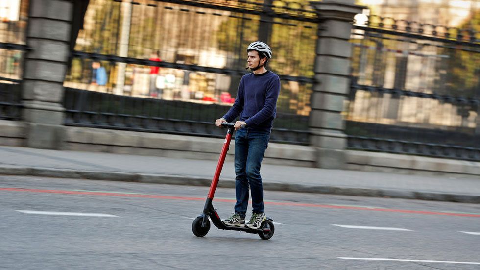 La DGT ya regula los patinetes en toda España