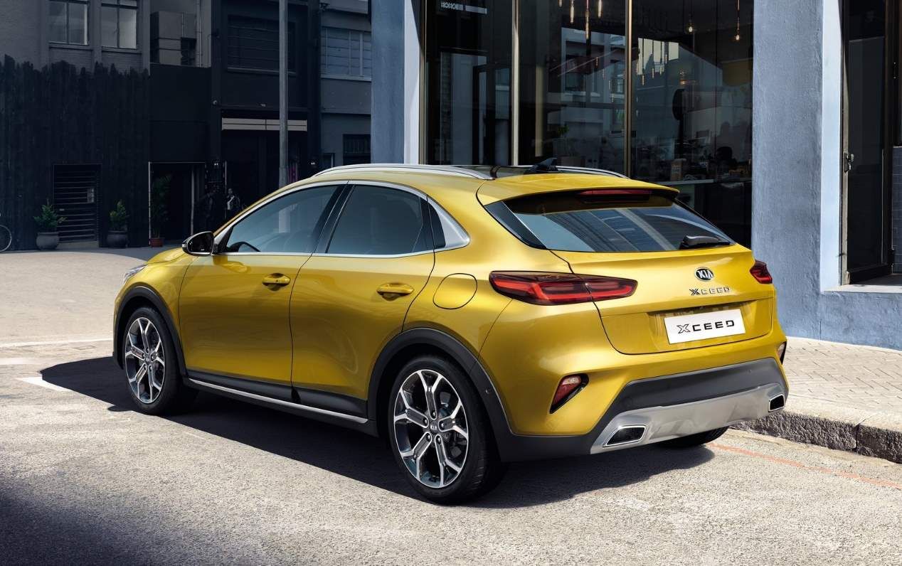 Las próximas novedades eléctricas e híbridas de Kia y Seat, en fotos