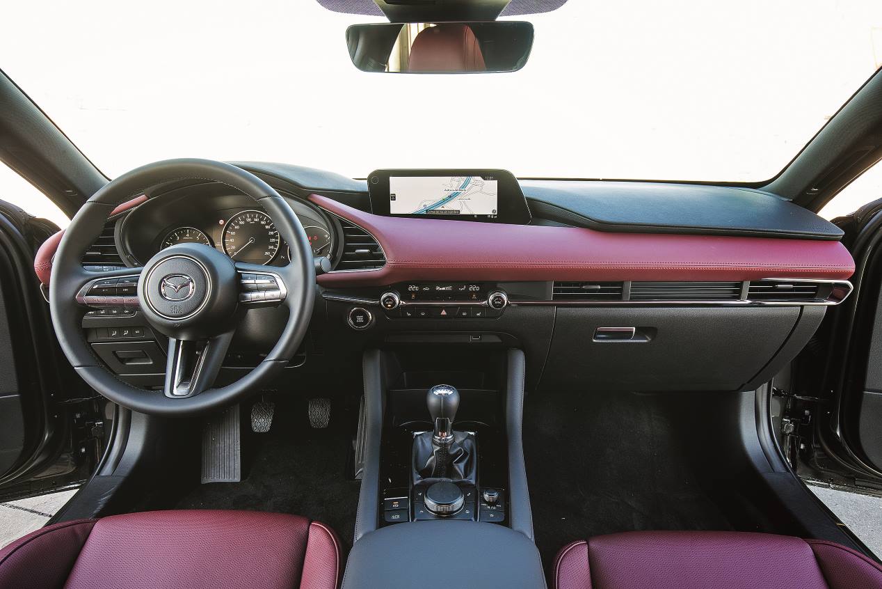 Mazda3 frente a Mercedes Clase A: dos compactos de gran personalidad