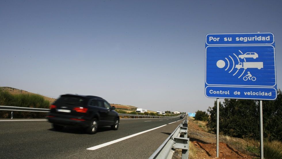 Estas son todas las multas de la DGT por velocidad y cuándo el exceso es ya delito 