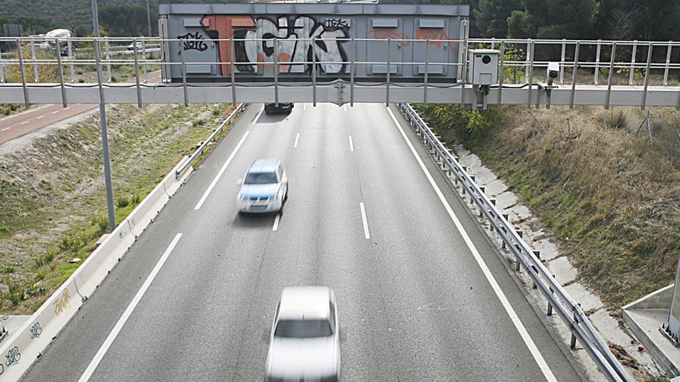 Radares anti-frenazo: el último truco de la DGT para multar por velocidad