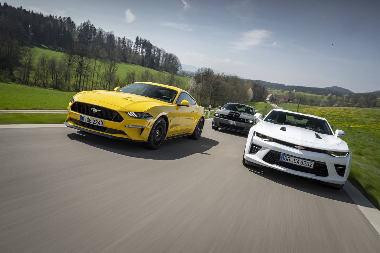 Chevrolet Camaro, Dodge Challenger y Ford Mustang, frente a frente