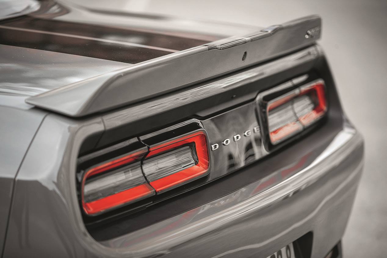 Chevrolet Camaro, Dodge Challenger y Ford Mustang, frente a frente