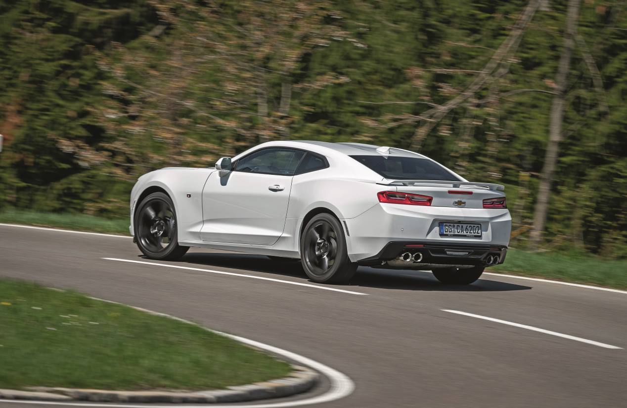 Chevrolet Camaro, Dodge Challenger y Ford Mustang, frente a frente