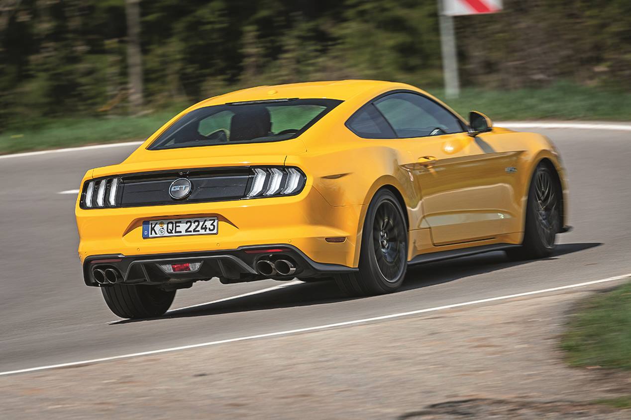 Chevrolet Camaro, Dodge Challenger y Ford Mustang, frente a frente