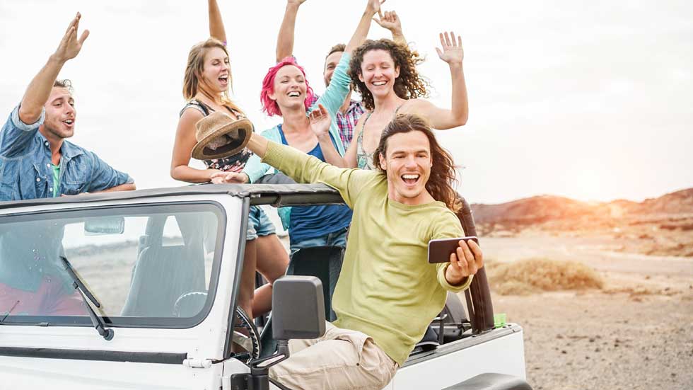 Las multas y sanciones que pueden ponerte por llevar a más personas en tu coche