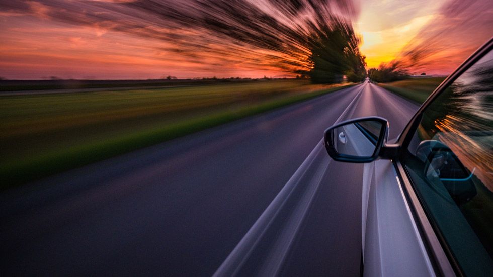 Cómo conducir con fuertes rachas de viento: atento a los consejos de la DGT