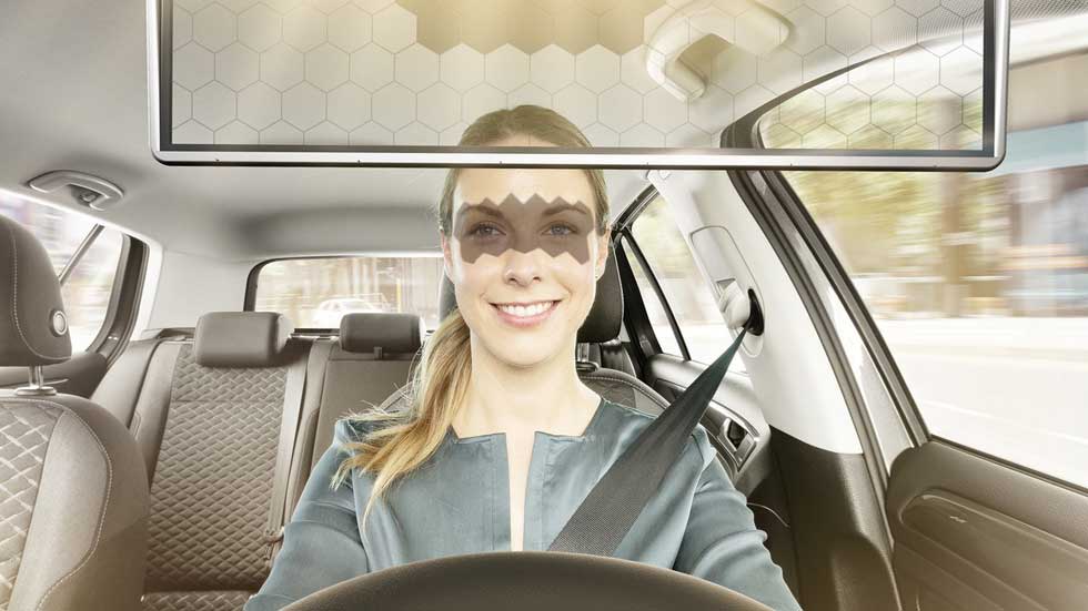 El fin de los parasoles de los coches: así es el nuevo invento de Bosch
