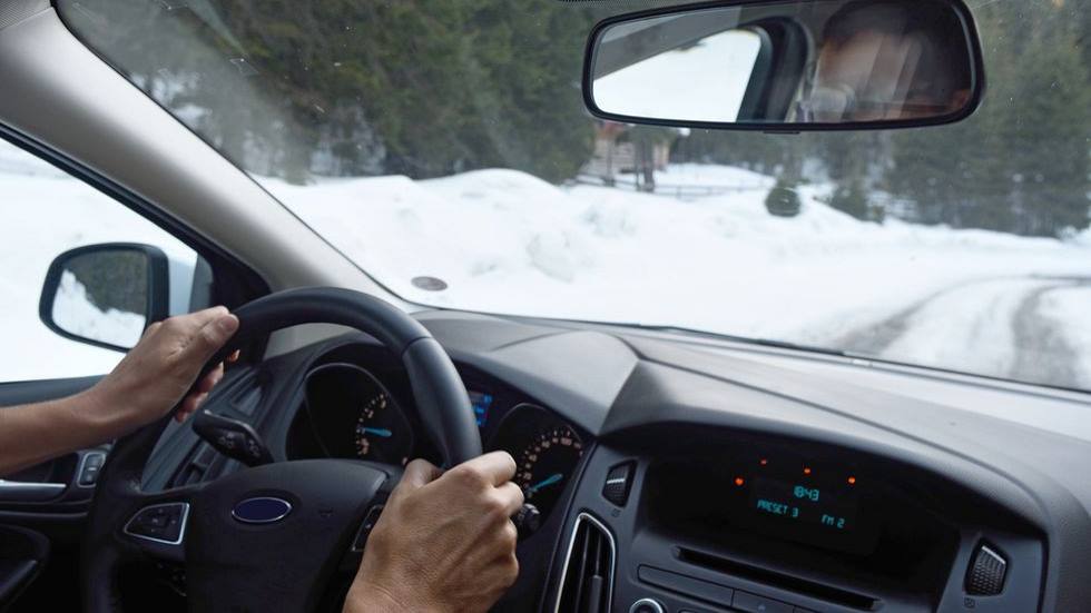 Nieve y hielo en la carretera: atento a los consejos de conducción de la DGT