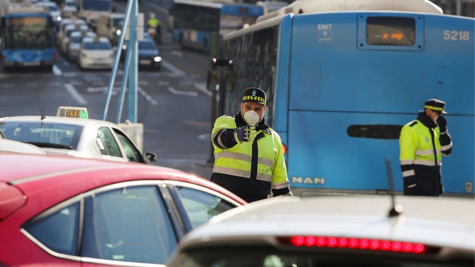 La Fiscalía pide perseguir penalmente a los coches contaminantes… incluso con agentes del Seprona