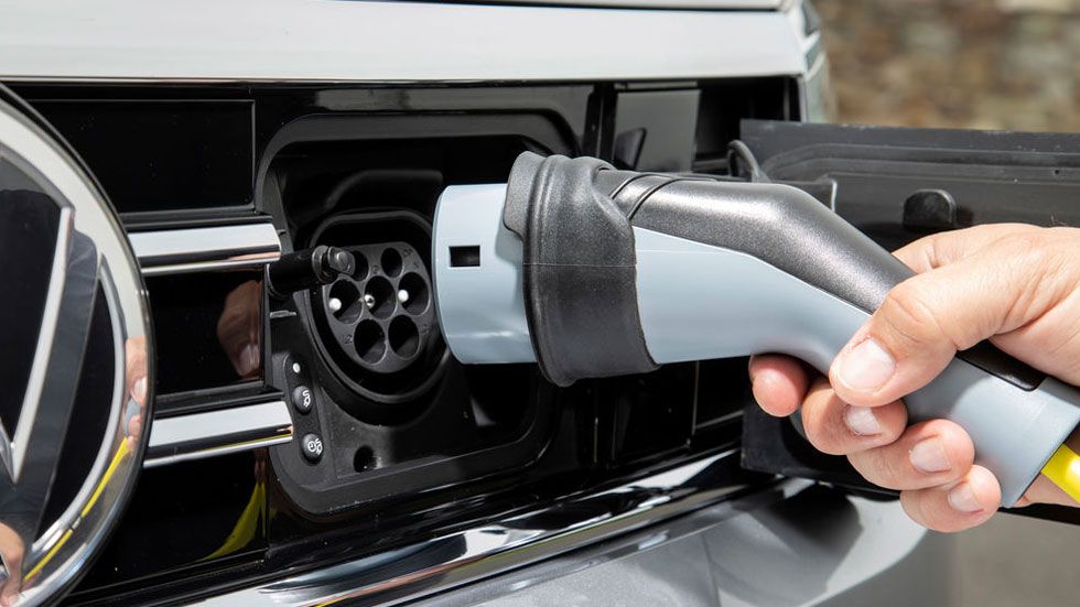 ¿Cuántos coches eléctricos tendrá que tener Europa para ser neutra en emisiones?