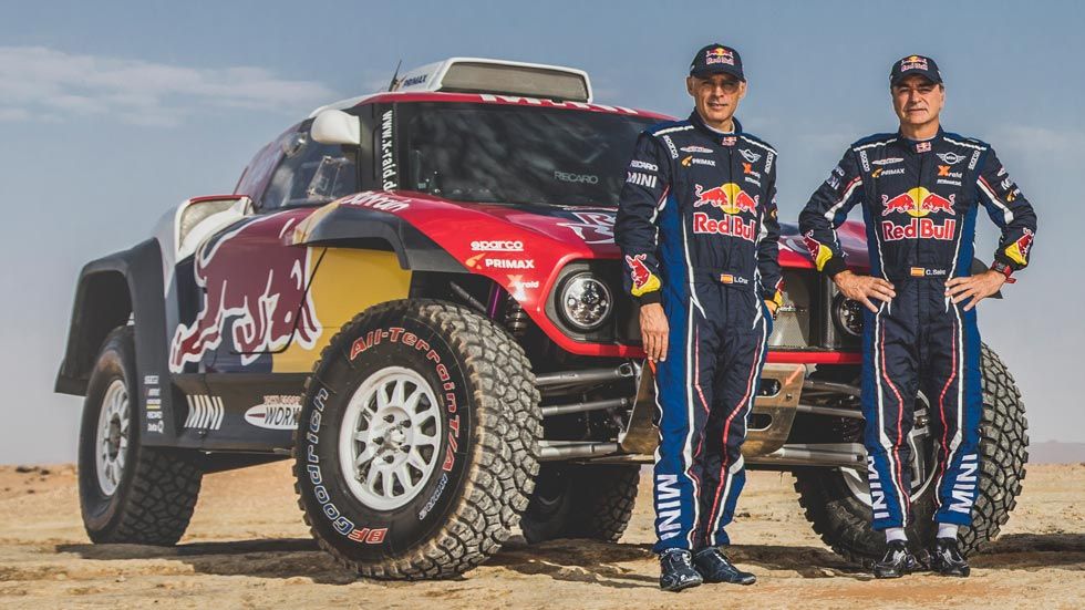 Carlos Sainz y Lucas Cruz: una pareja de leyenda en el Rally Dakar. | Fotos: Red Bull/ASO/Peugeot/VW