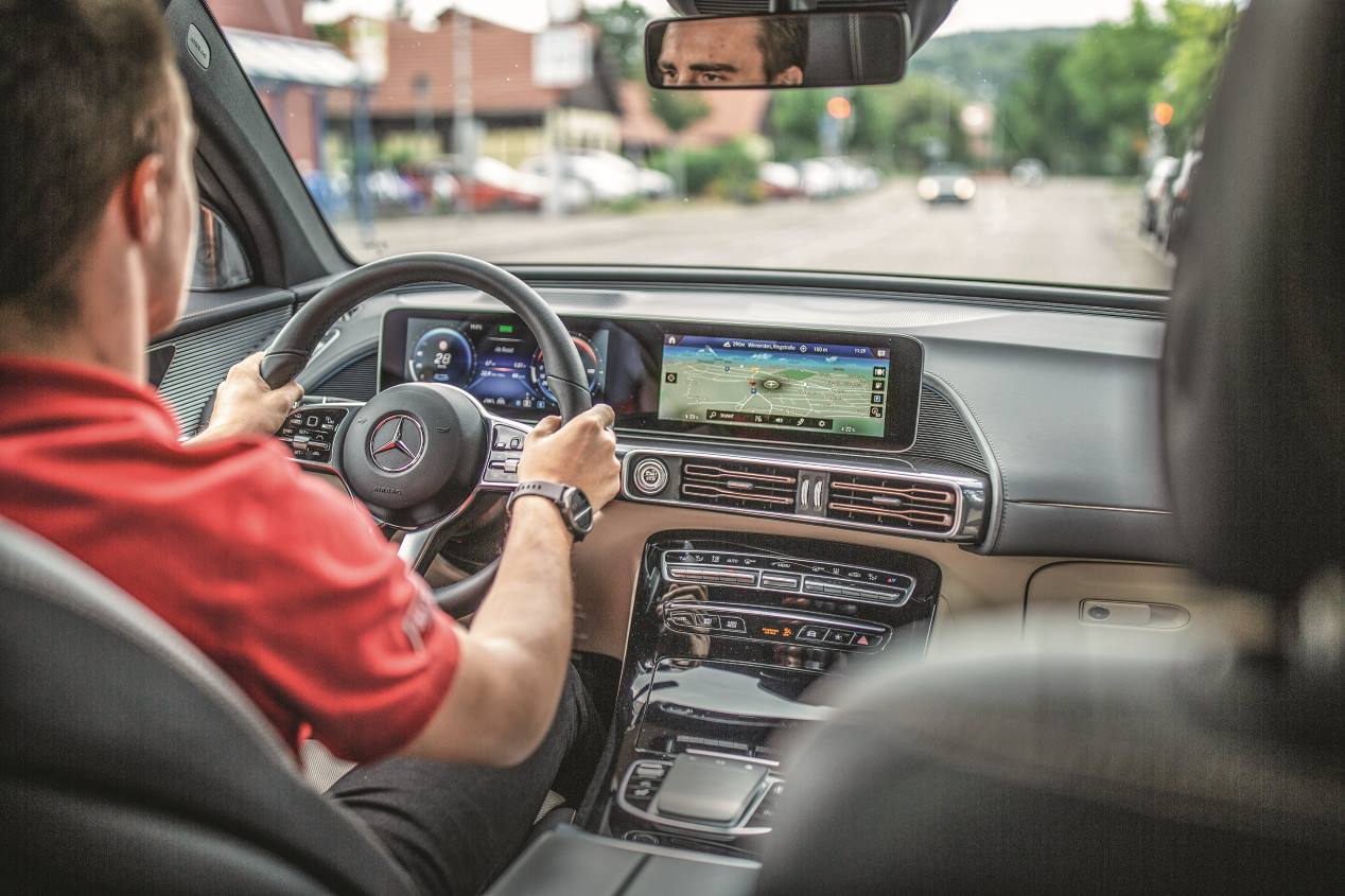 Consejos para ahorrar conduciendo en un coche eléctrico