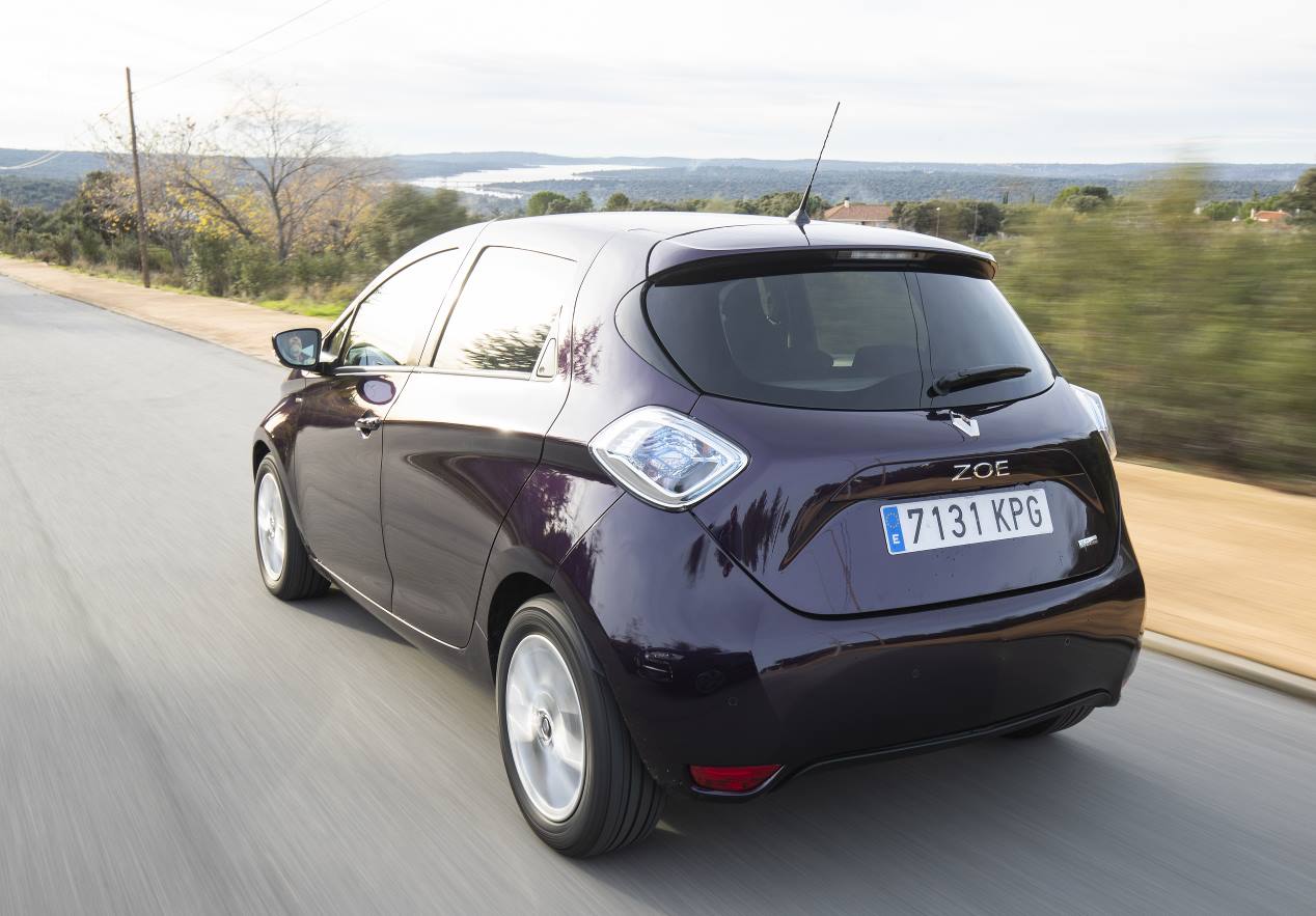 Consejos para ahorrar conduciendo en un coche eléctrico