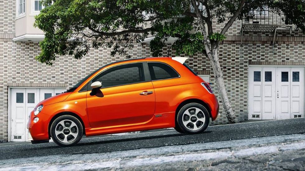 Fiat 500e: todo lo que sabemos del nuevo coche eléctrico que llega en un año, | Foto: Fiat 500e que se vende en EE.UU.