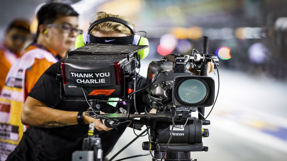 Cámara de televisión durante el GP de Singapur de 2019