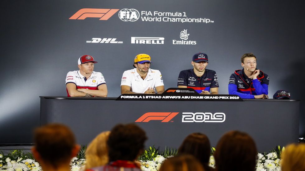 Los jueves hay conferencia de prensa de la FIA. Aquí los pilotos en el pasado GP de Abu Dabi