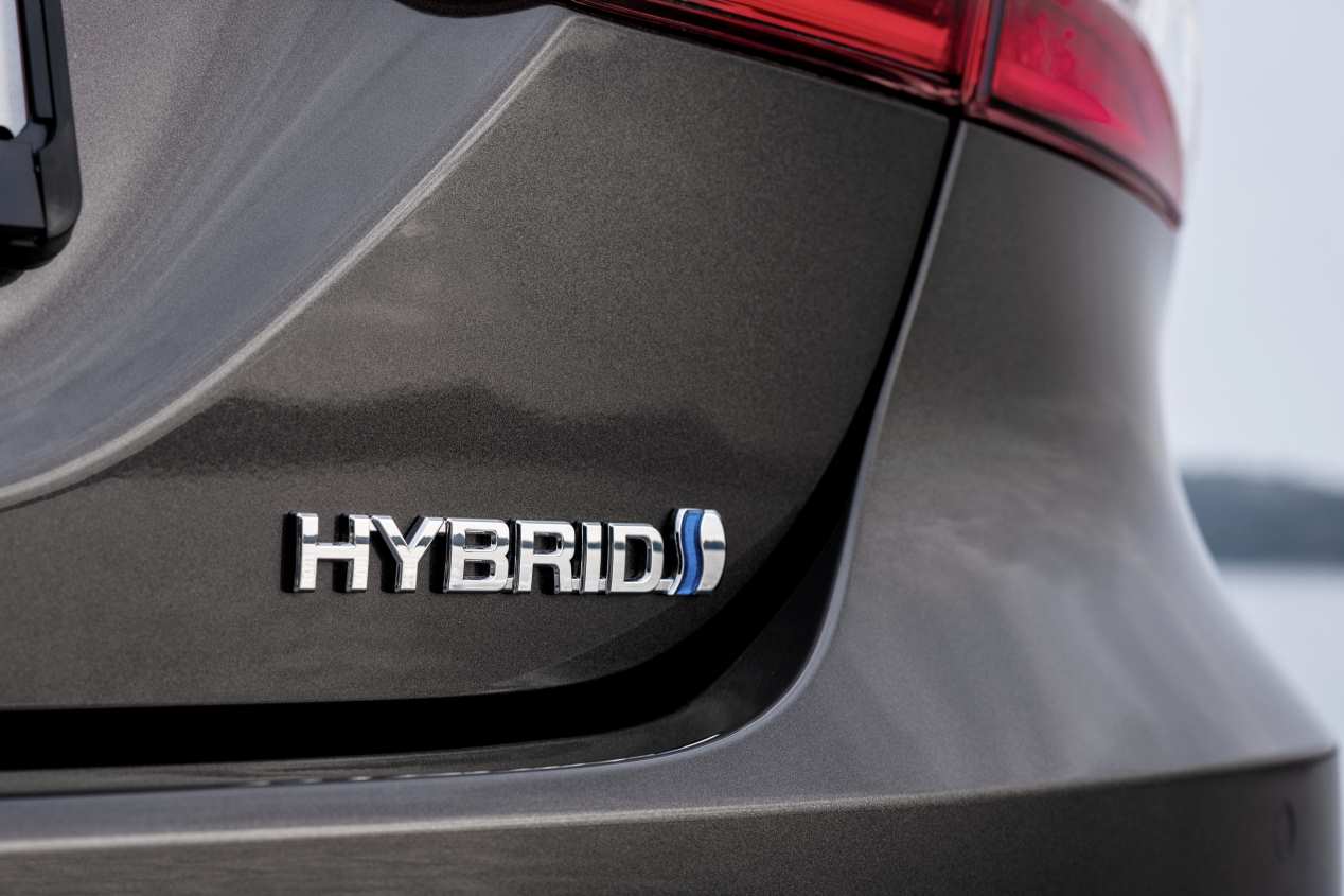5 razones para elegir hoy un coche híbrido sin enchufes frente a un eléctrico