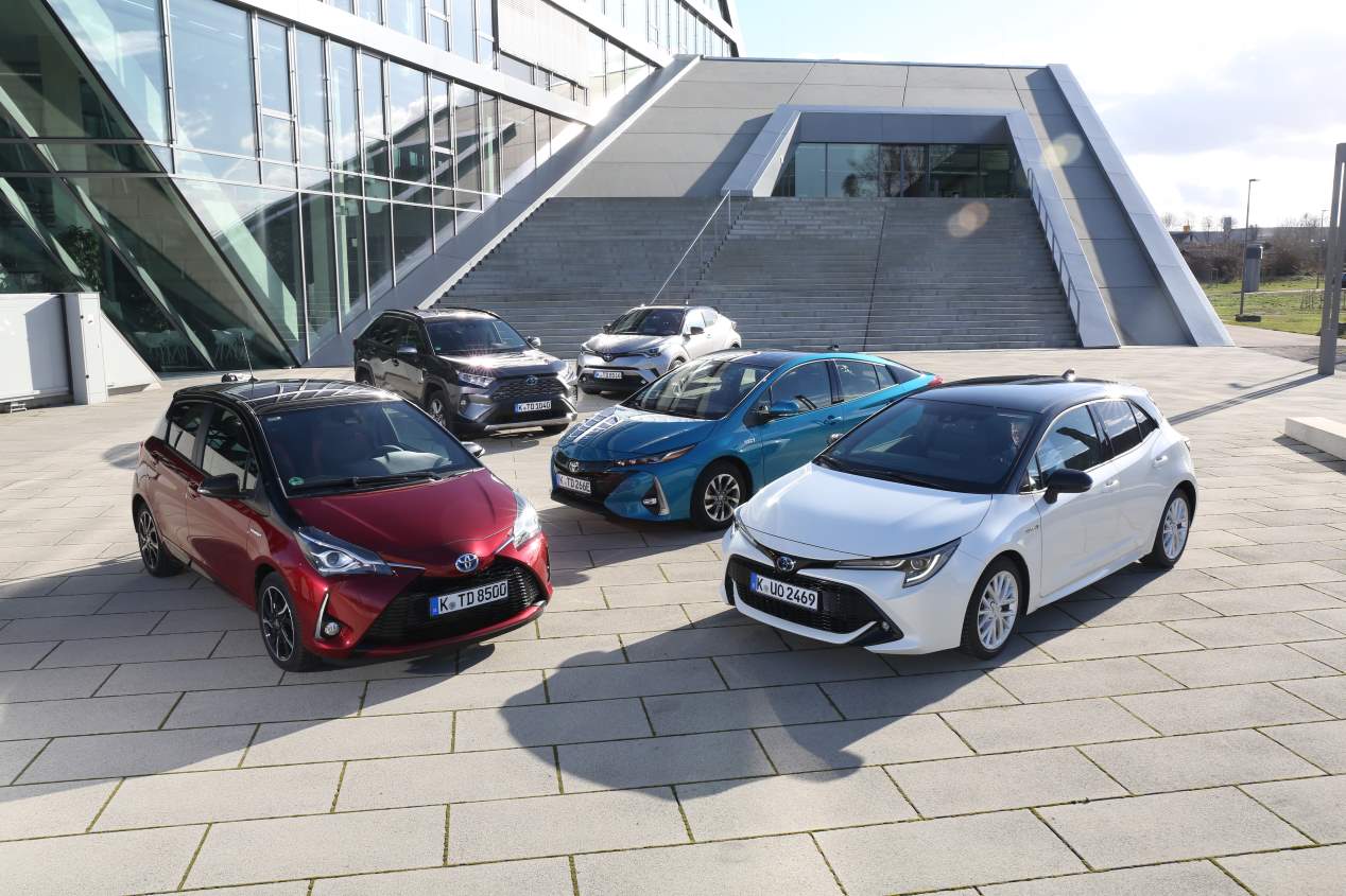 5 razones para elegir hoy un coche híbrido sin enchufes frente a un eléctrico
