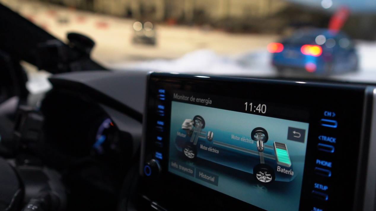 5 razones para elegir hoy un coche híbrido sin enchufes frente a un eléctrico