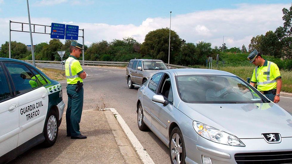 Todas las causas por las que la Policía y la Guardia Civil pueden inmovilizar tu coche