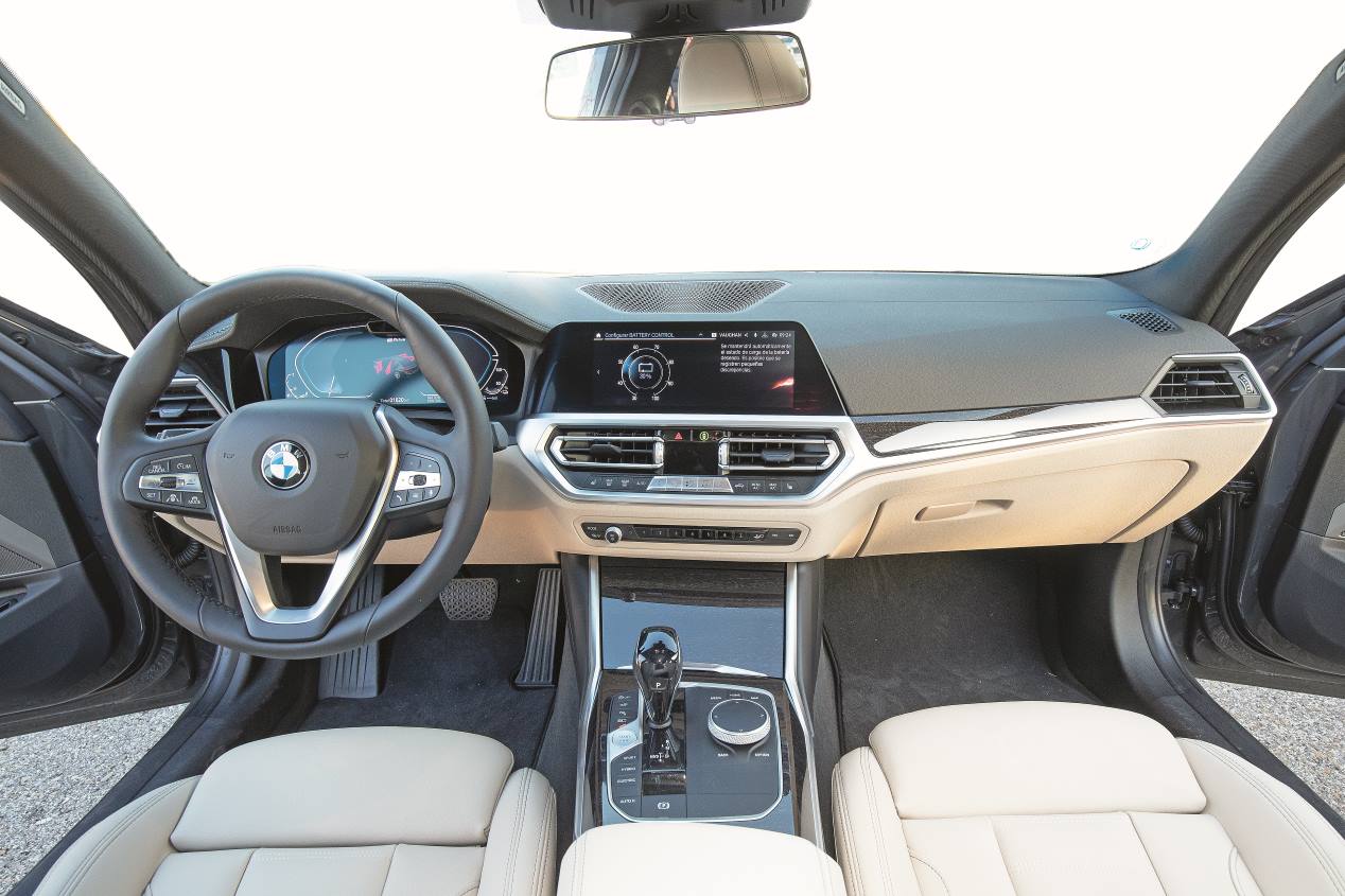 Comparativa: BMW 330e vs VW Passat GTE