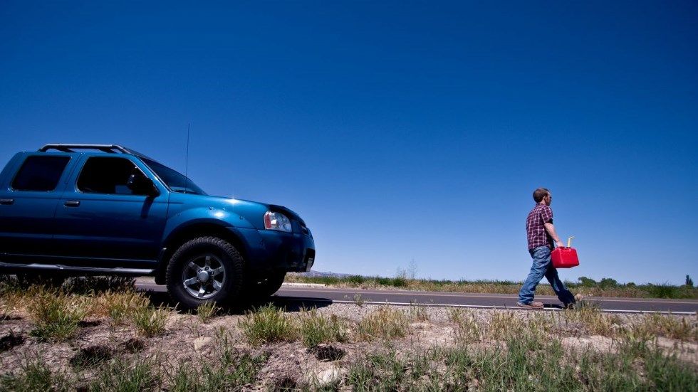Esta es la gran multa que te puede poner la DGT por quedarte sin gasolina o diésel