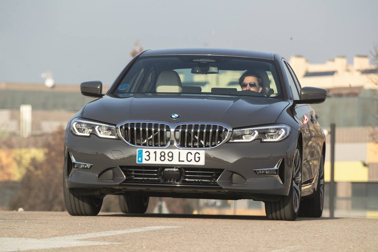 Comparativa: BMW 330e vs VW Passat GTE