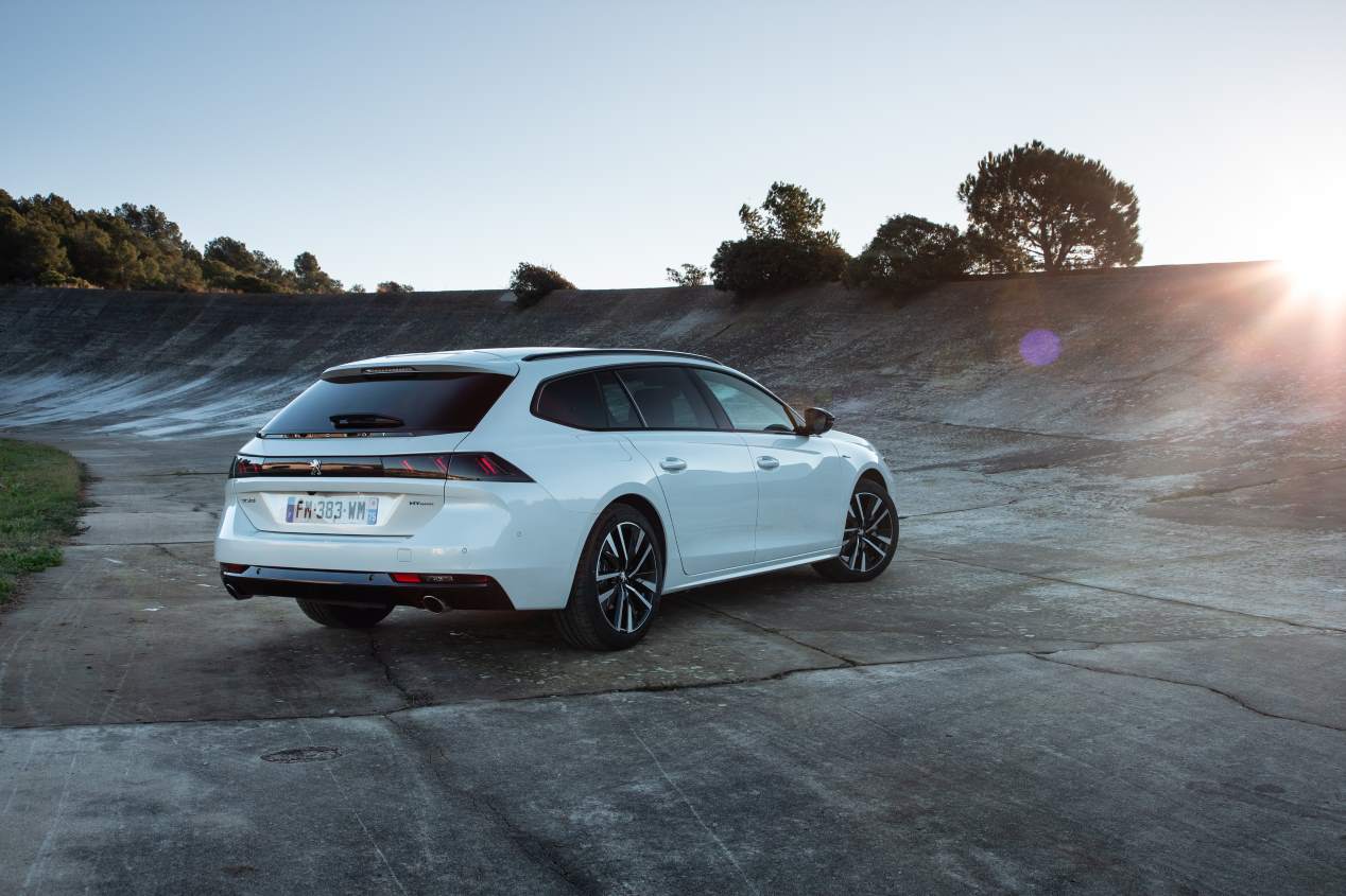 Estos son todos los coches eléctricos de Peugeot