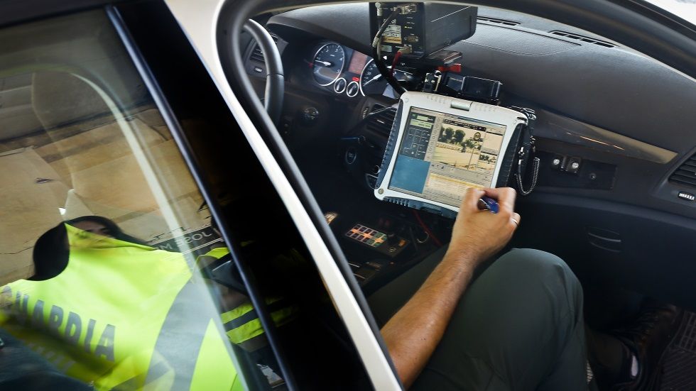 Nueva campaña de la DGT: todos los límites de velocidad por vehículos y vías, y las multas
