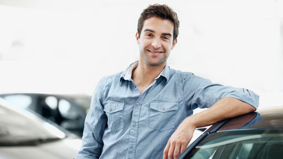 Cuándo puedes pedir un coche de sustitución al taller o seguro: ¿tienes derecho por ley?