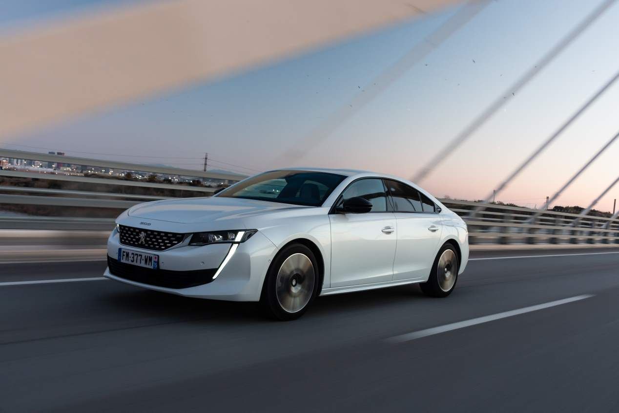 Estos son todos los coches eléctricos de Peugeot