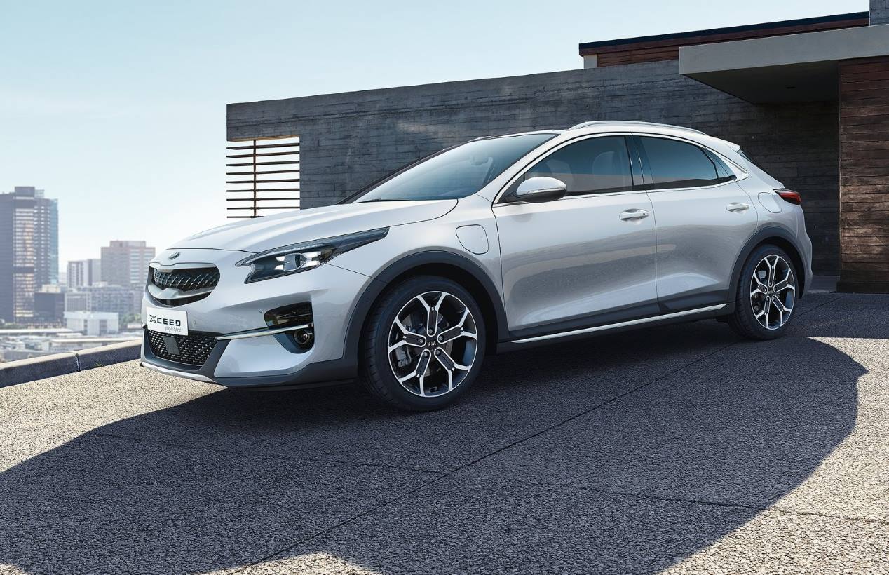 Todos los coches híbridos e híbridos enchufables de 2020