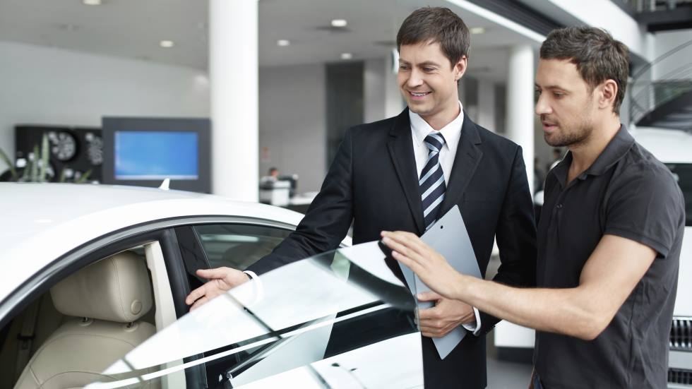 ¿Solteros o casados, qué conductores tienen los peores coches?