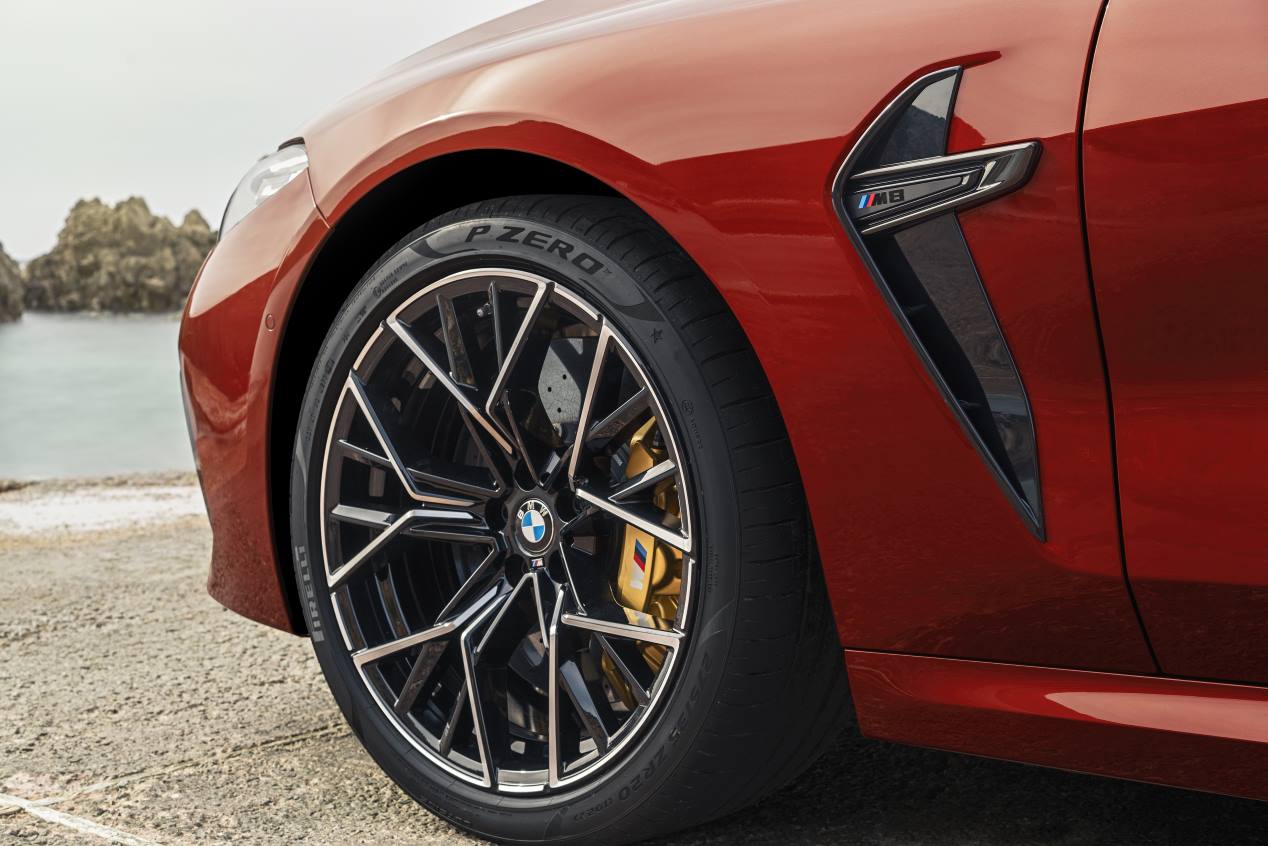 BMW M8 Competition Coupé y Cabrio 2020: poder en movimiento