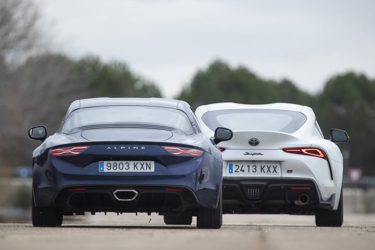 Comparativa Alpine A110 vs Toyota GR Supra: deportivos de pura raza