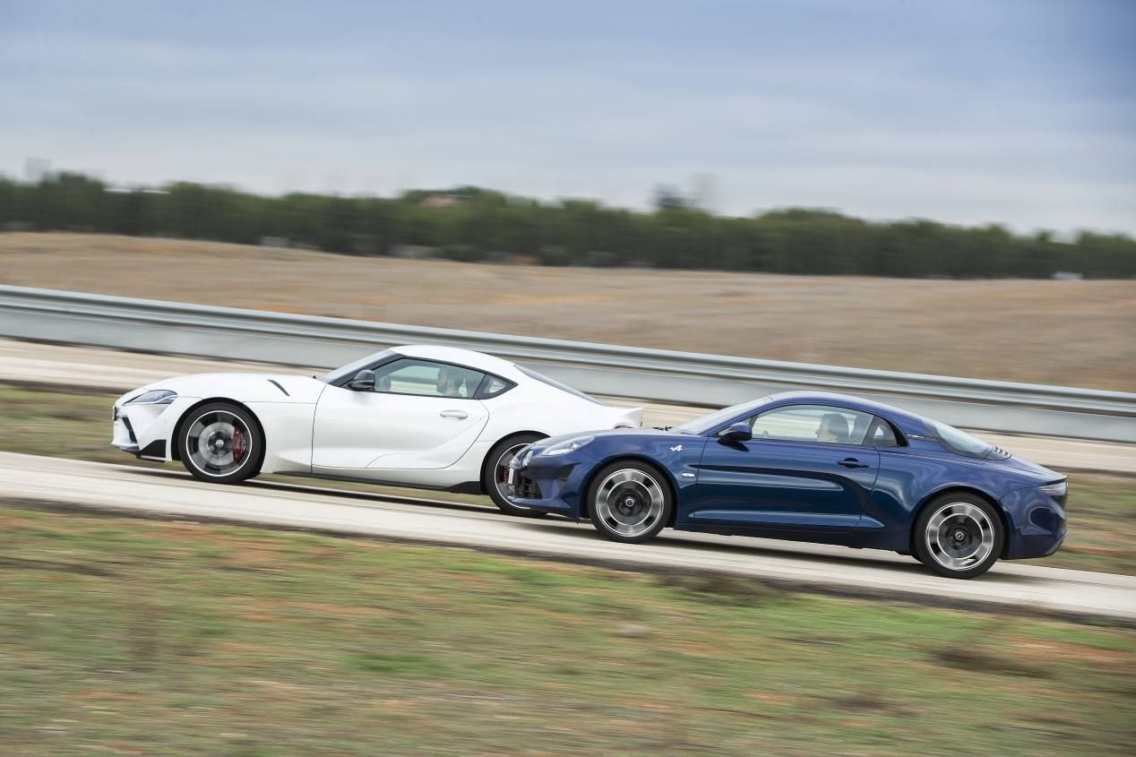 Comparativa Alpine A110 vs Toyota GR Supra: deportivos de pura raza