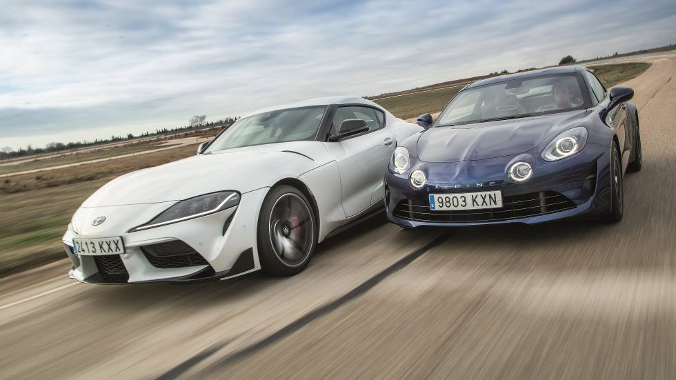 A prueba los Alpine A110 y Toyota GR Supra: pura pasión sobre ruedas