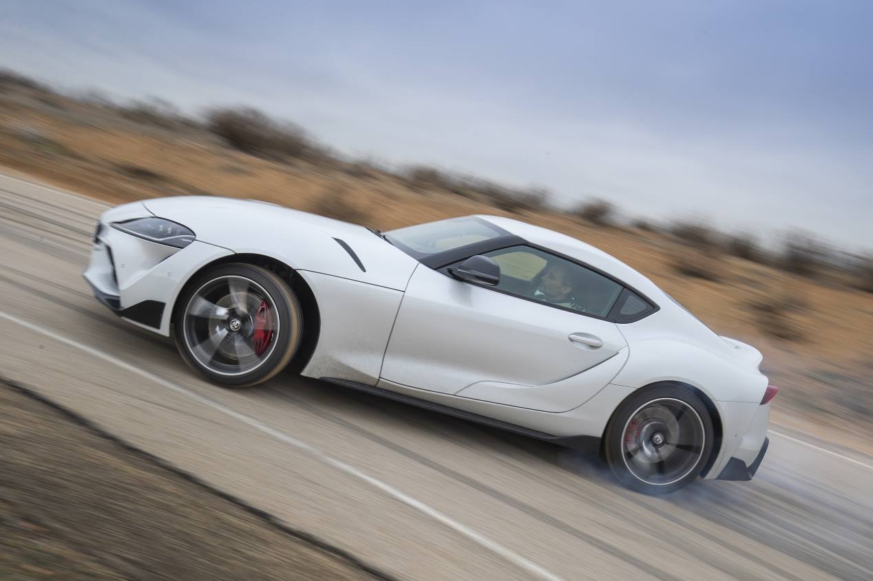 Comparativa Alpine A110 vs Toyota GR Supra: deportivos de pura raza